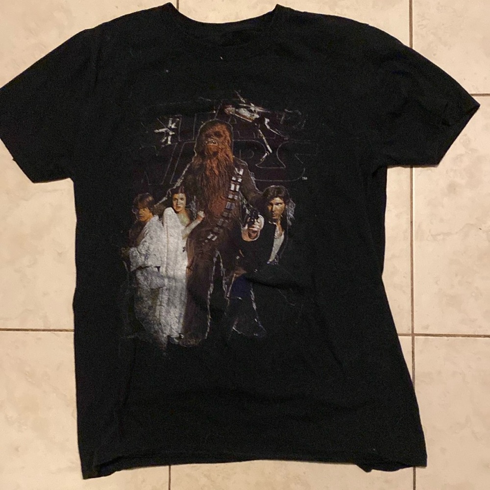 Vintage Black Star Wars T-shirt w Chewbacca in Middle of Main Cast & Shirt